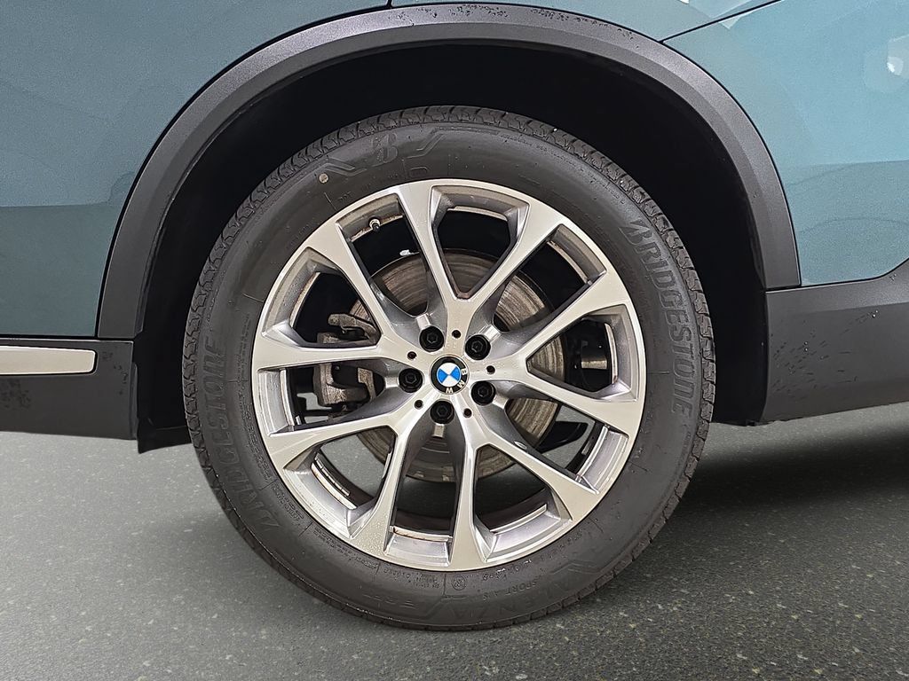 Certified 2024 BMW X5 xDrive40i w/ Premium Package AWD/4WD image 29