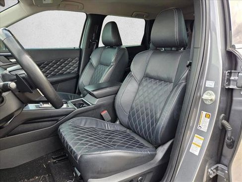 Used 2022 Mitsubishi Outlander SEL image 10