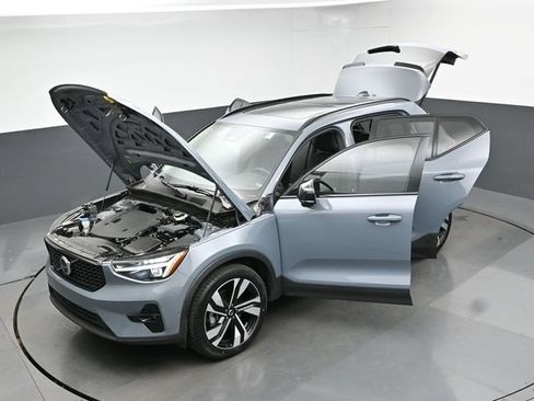 Used 2023 Volvo XC40 B5 Ultimate w/ Protection Package Premier AWD/4WD image 52