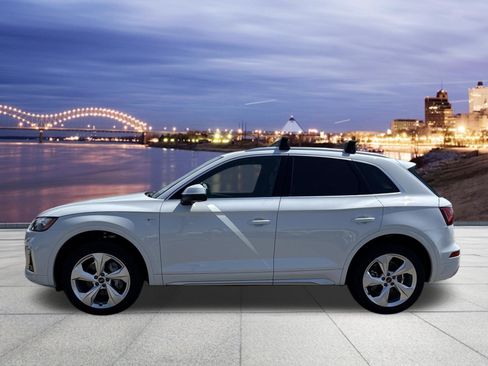 Used 2024 Audi Q5 2.0T Premium Plus AWD/4WD image 2