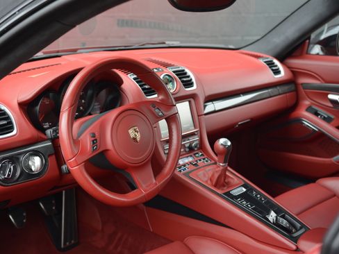 Used 2015 Porsche Cayman GTS RWD image 4