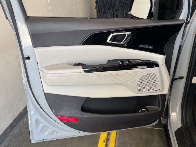Used 2022 Kia Carnival SX Prestige FWD image 28