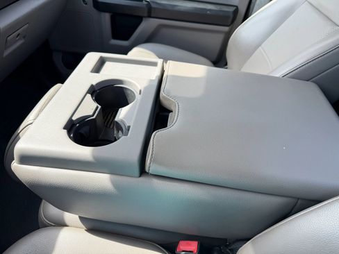 Used 2020 Ford F250 XL w/ STX Appearance Package RWD image 22