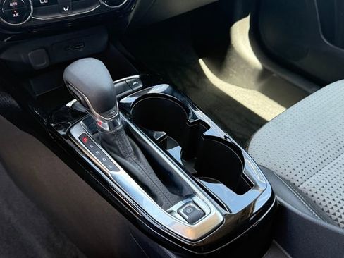 Used 2025 Chevrolet Trax LT image 19