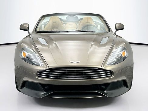 Used 2017 Aston Martin Vanquish Volante image 36