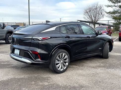New 2026 Buick Envista Avenir image 2