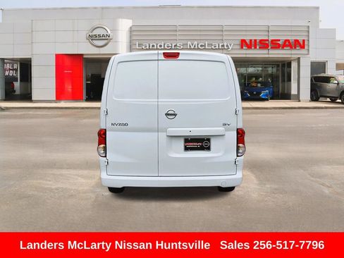 Used 2017 Nissan NV200 SV FWD image 5