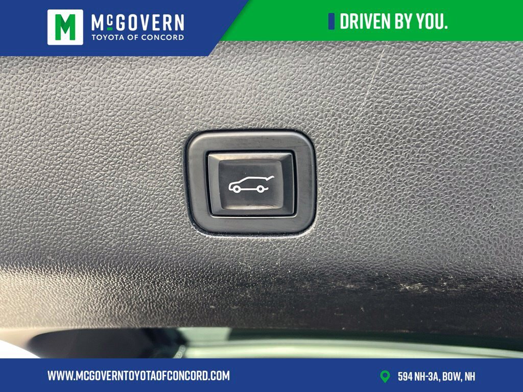Used 2023 GMC Yukon XL Denali Ultimate AWD/4WD image 39
