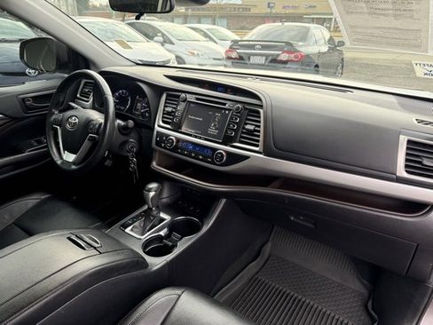 Used 2019 Toyota Highlander Plus image 31