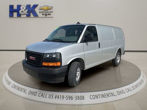 Used 2025 GMC Savana 2500 RWD image 3