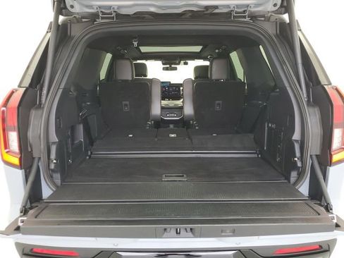 Used 2025 Ford Expedition Tremor AWD/4WD image 9