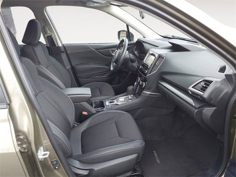 Used 2024 Subaru Forester Premium image 15