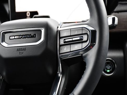 Used 2024 GMC Acadia Denali w/ Super Cruise Package image 28