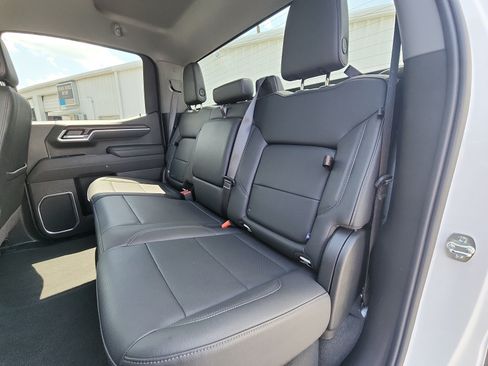 Used 2026 GMC Sierra 1500 SLT AWD/4WD image 22