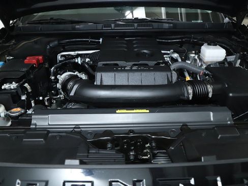 Certified 2024 Nissan Frontier SV w/ Hardbody Edition image 31