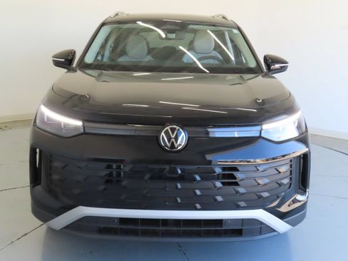 New 2026 Volkswagen Tiguan SE AWD/4WD image 9