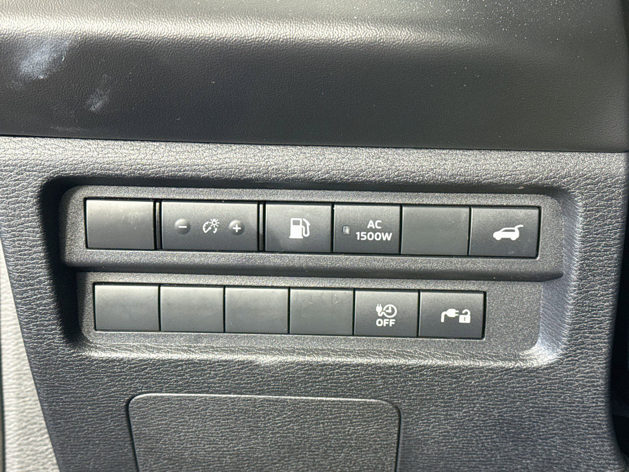 Used 2025 Mitsubishi Outlander 4WD Plug-In Hybrid image 10