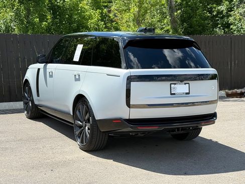 Certified 2025 Land Rover Range Rover SV AWD/4WD image 3
