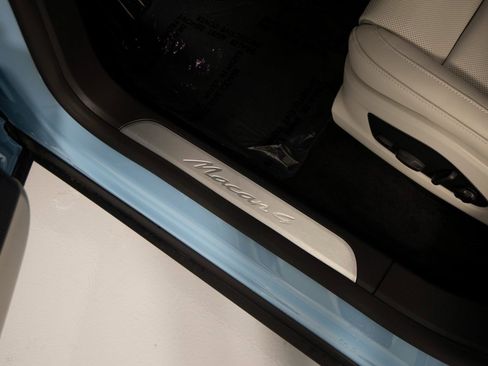 New 2025 Porsche Macan 4 Electric image 16