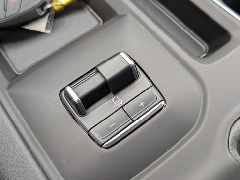 Used 2024 GMC Sierra 2500 Denali w/ Denali Reserve Package image 36