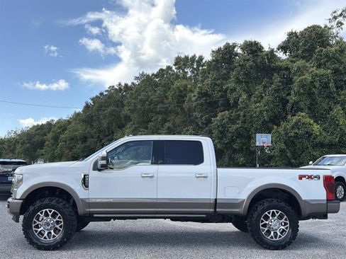 Used 2022 Ford F250 King Ranch w/ King Ranch Ultimate Package AWD/4WD image 3