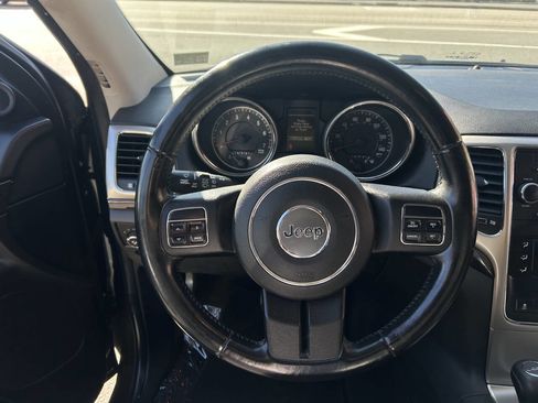 Used 2011 Jeep Grand Cherokee Laredo image 10