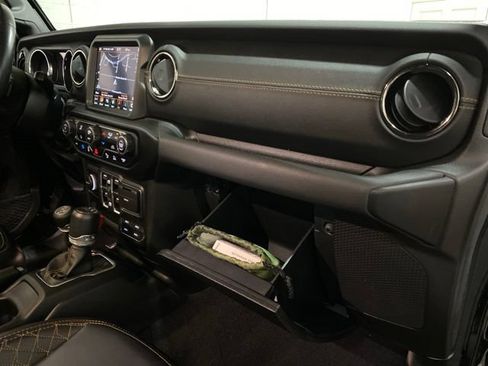 Used 2022 Jeep Wrangler Unlimited Sahara AWD/4WD image 85