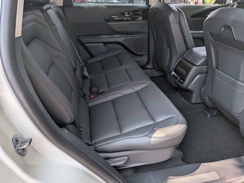 New 2026 Lincoln Nautilus Premier AWD/4WD image 30