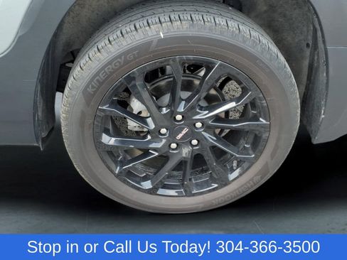 Used 2023 GMC Terrain SLE w/ Elevation Edition AWD/4WD image 9