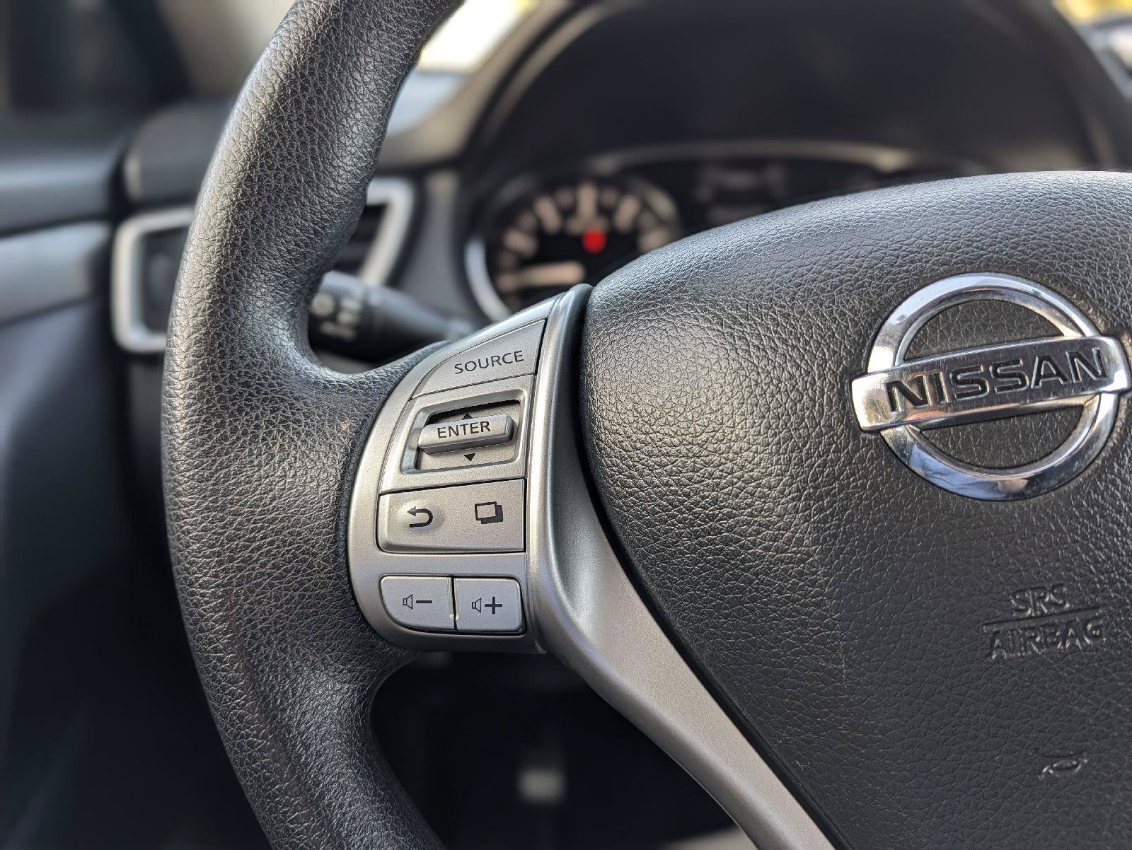 Used 2014 Nissan Rogue SV w/ SV Premium Package AWD/4WD image 24