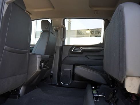 Used 2024 Chevrolet Silverado 1500 LT Trail Boss w/ Convenience Package II AWD/4WD image 34