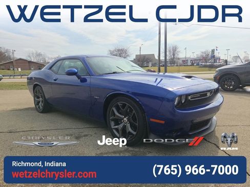 Used 2019 Dodge Challenger R/T image 1