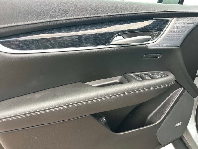 Certified 2025 Cadillac XT5 Premium Luxury w/ LPO, Floor Liner Package AWD/4WD image 18