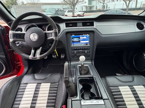 Used 2012 Ford Mustang Shelby GT500 w/ SVT Performance Pkg image 16