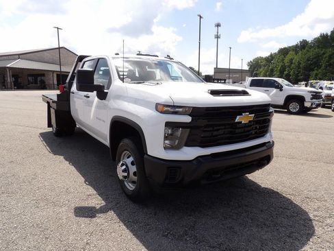 Used 2025 Chevrolet Silverado 3500 W/T AWD/4WD image 11