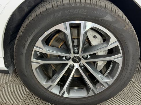 Used 2025 Audi Q7 2.0T Premium w/ Convenience Plus Package image 12