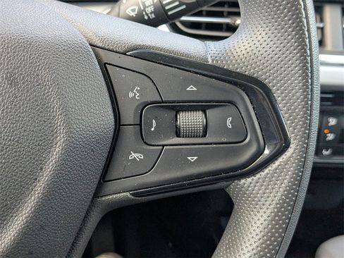 Certified 2025 Chevrolet Trax LT image 27