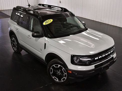 Used 2023 Ford Bronco Sport Outer Banks w/ Tech Package image 12