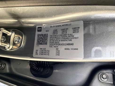 Used 2025 Chevrolet Colorado ZR2 w/ Midnight Edition image 37