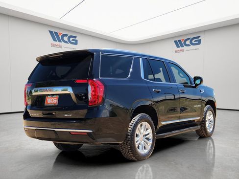 Used 2024 GMC Yukon SLT AWD/4WD image 4