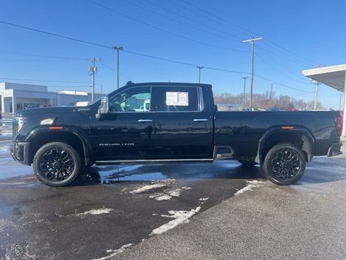 Used 2024 GMC Sierra 2500 Denali Ultimate image 10