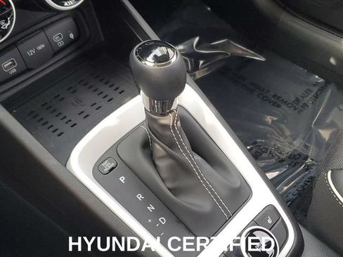 Certified 2025 Hyundai Venue Limited FWD image 21