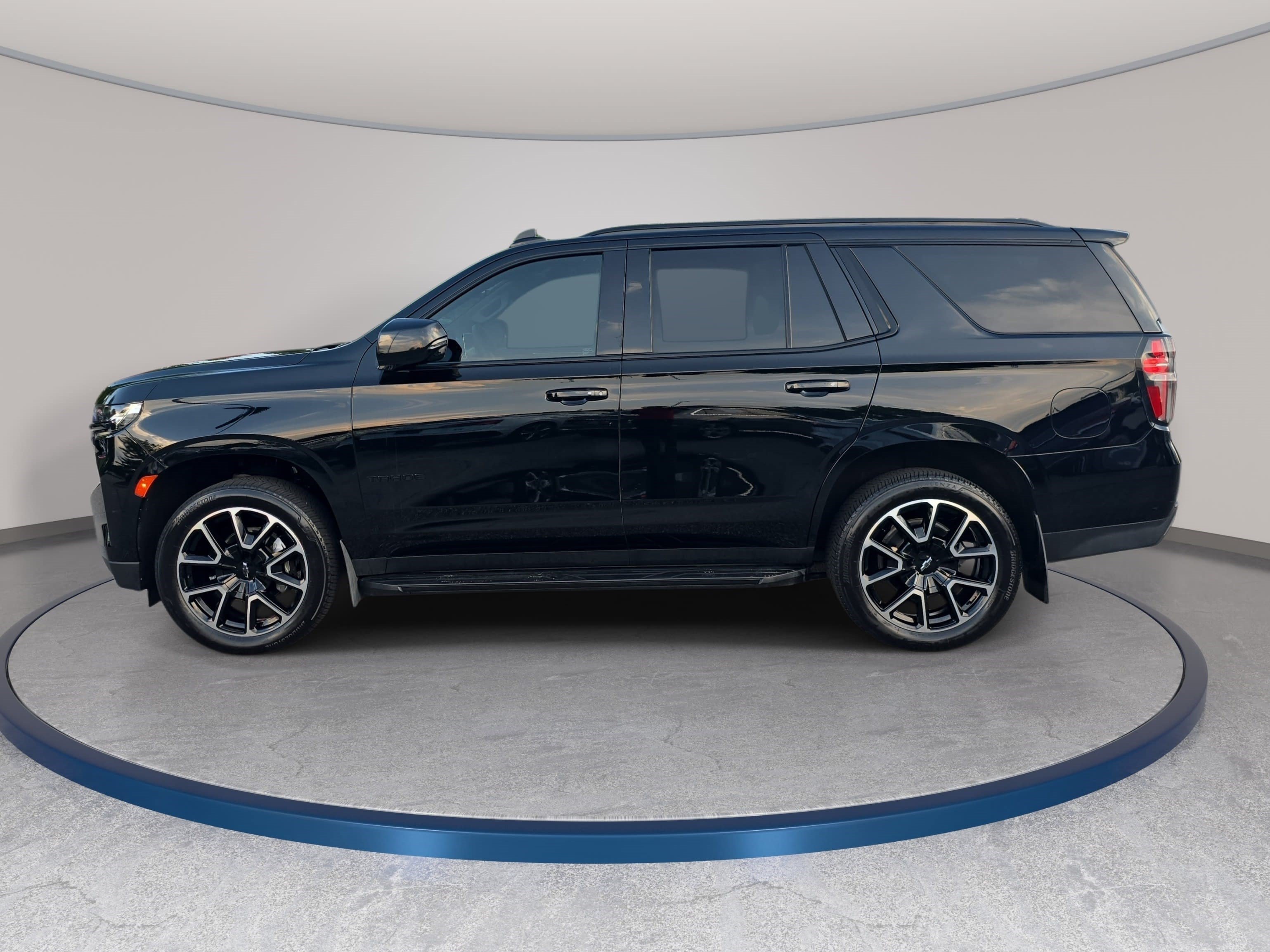 Used 2024 Chevrolet Tahoe RST w/ Luxury Package AWD/4WD image 8