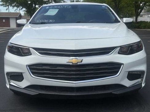 Used 2017 Chevrolet Malibu LT FWD image 21