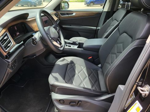 Used 2024 Volkswagen Atlas SE FWD image 23