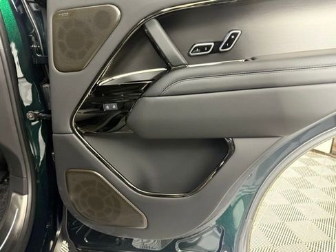 Certified 2025 Land Rover Range Rover SV image 30