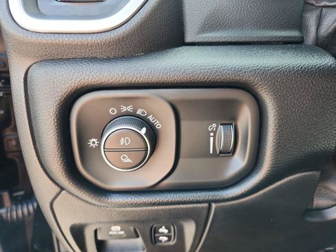 Used 2020 RAM 1500 Big Horn AWD/4WD image 19