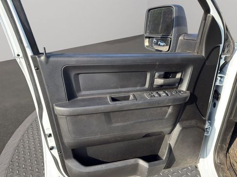 Used 2023 RAM 2500 Tradesman w/ Chrome Appearance Group image 18