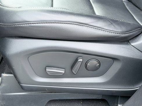 Used 2023 Ford Explorer Limited image 20