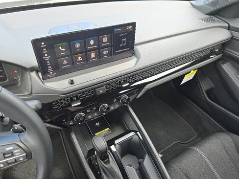 Used 2023 Honda Accord EX image 36